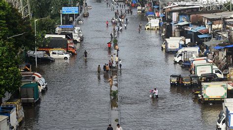 Hindistan’da şiddetli yağmurlar sonucu 24 kişi hayatını kaybetti